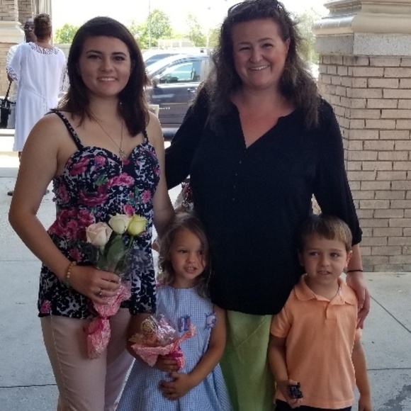 Meet your Posher, Cynthia - Picture 6 of 13